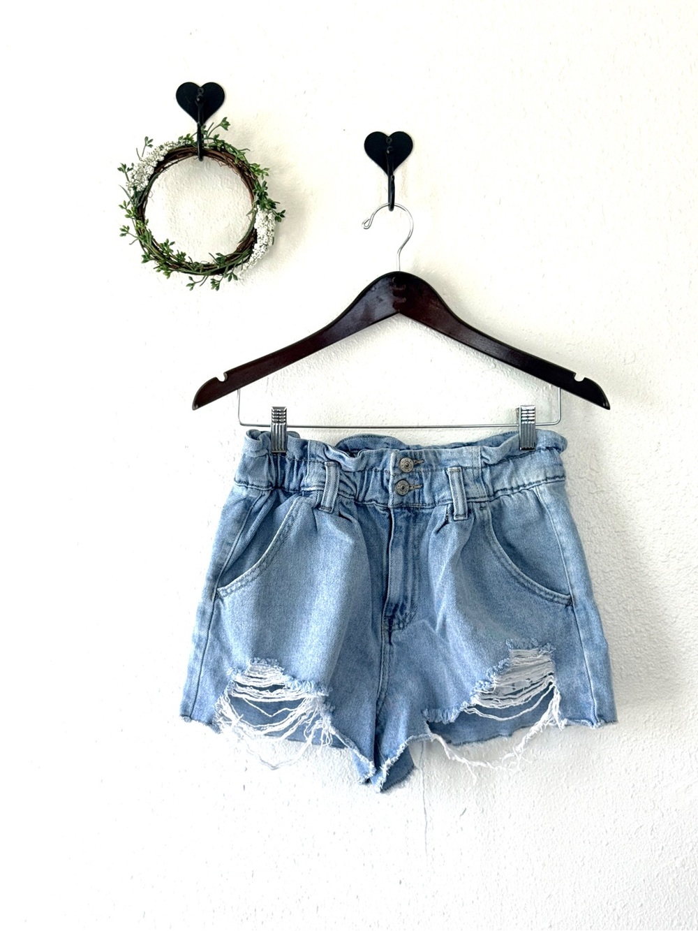 By Rewash Distressed Paperbag Elastic Waist Denim Cutoff Shorts Size 5/27